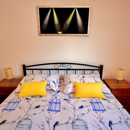 Sandy Beach Apartments Duce Phòng bức ảnh